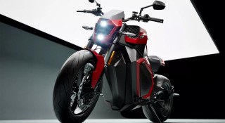 Lộ diện mô tô điện dùng pin thể rắn đầu tiên trên thế giới, tầm vận hành gần 600 km/sạc